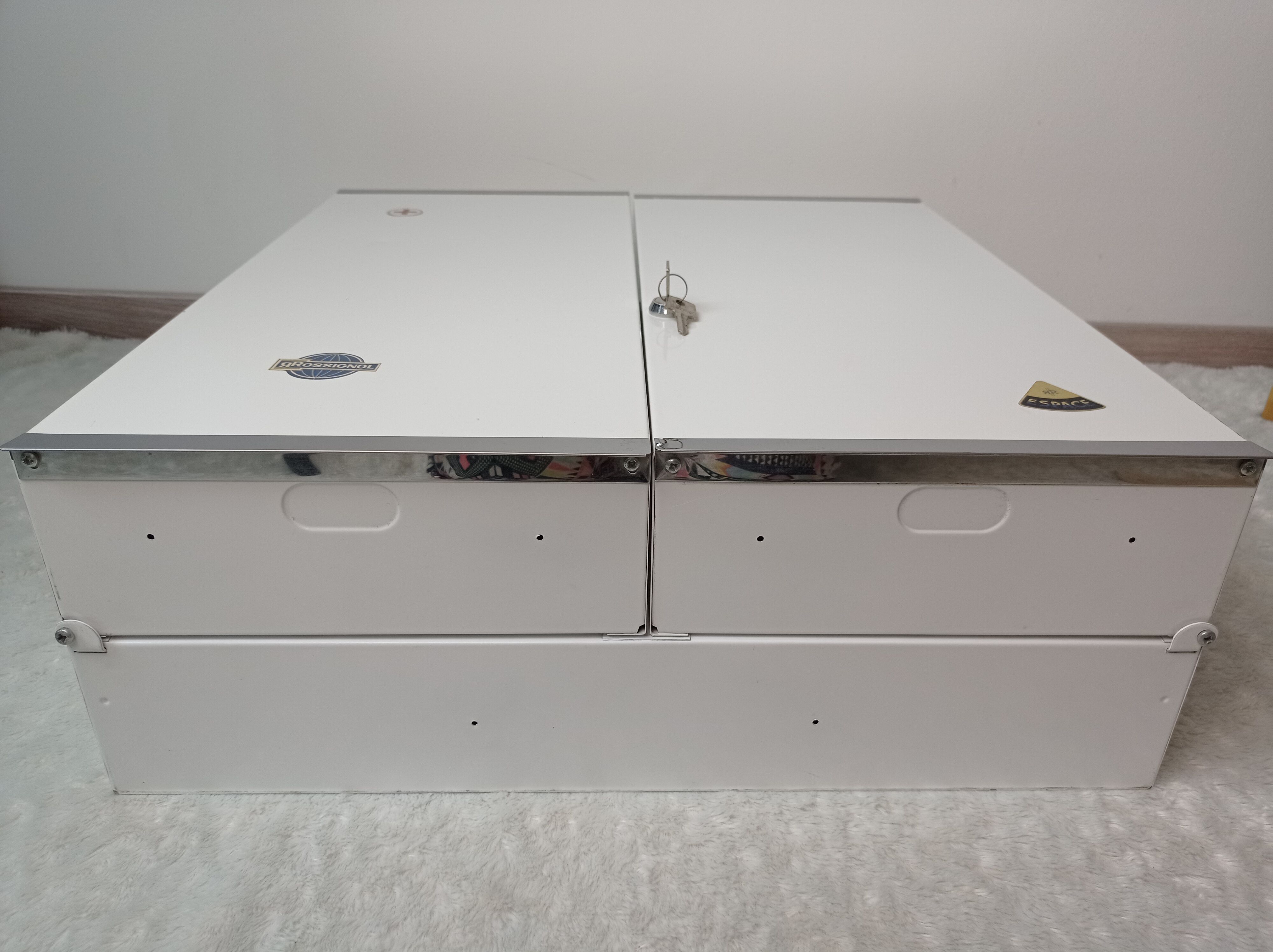 Medicine cabinet from the 60s Rossignol