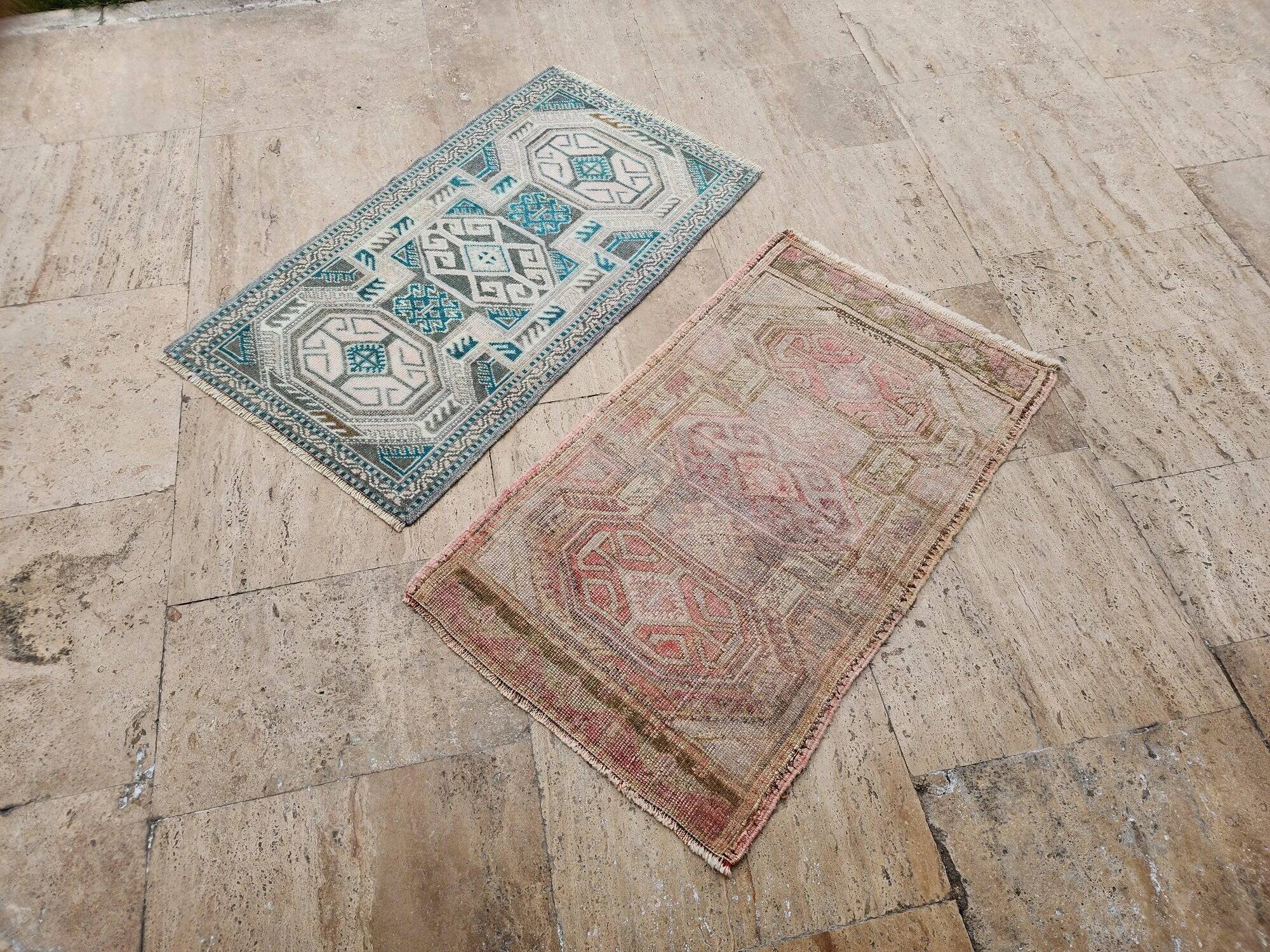 Vintage handmade Turkish rug 55x92 cm