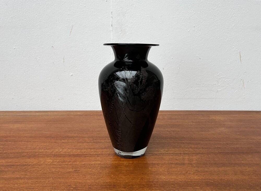 Postmodern black art glass vase by Hans Jürgen Richartz for the Richartz art collection, 1980s.