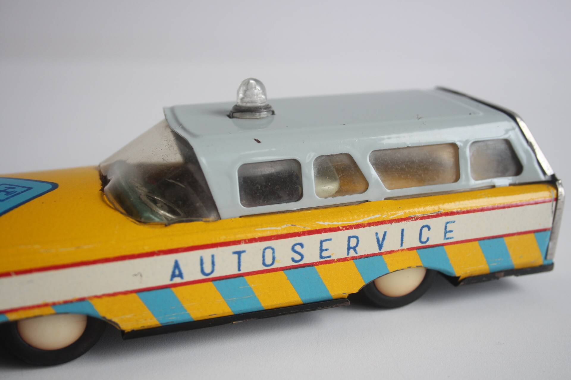 Petite voiture en tôle, Tchécoslovaquie, années 1960