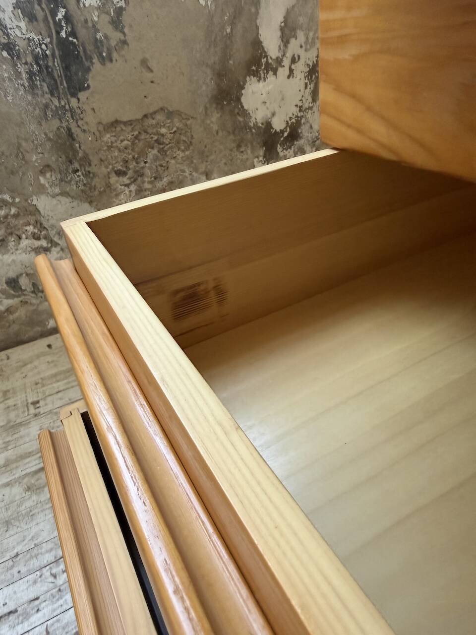 Bureau + commode + tabouret pin Maison Regain Savoie