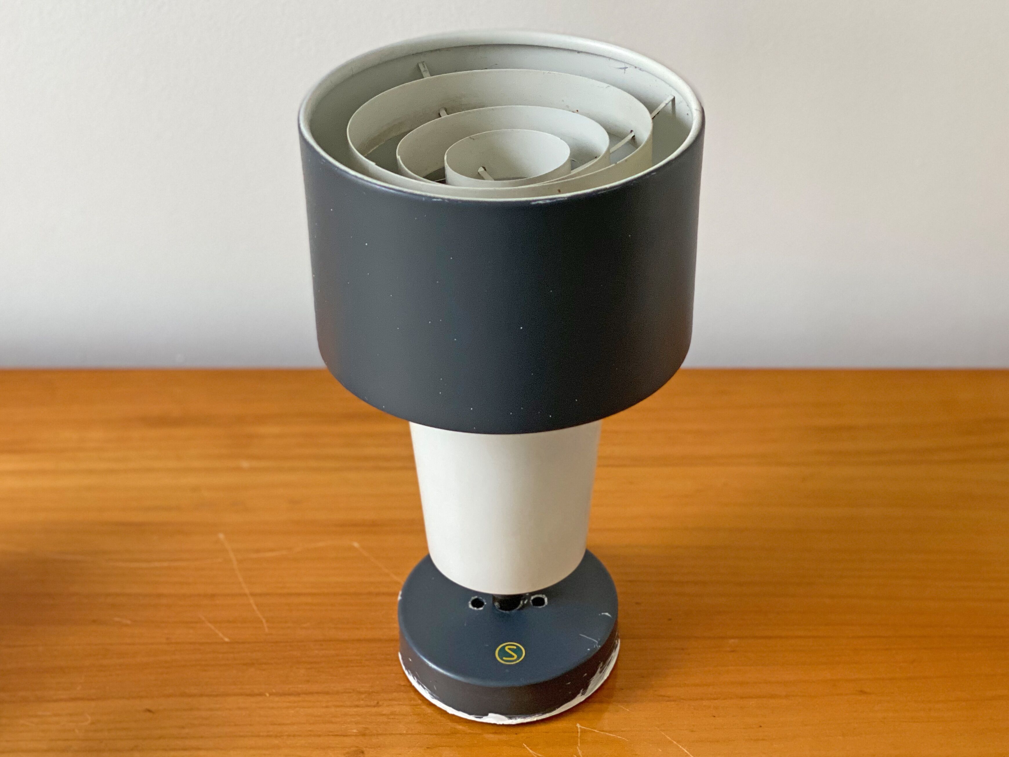 Exaktor spot wall sconce