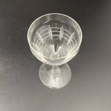Aperitif glasses with chiseled petal pattern