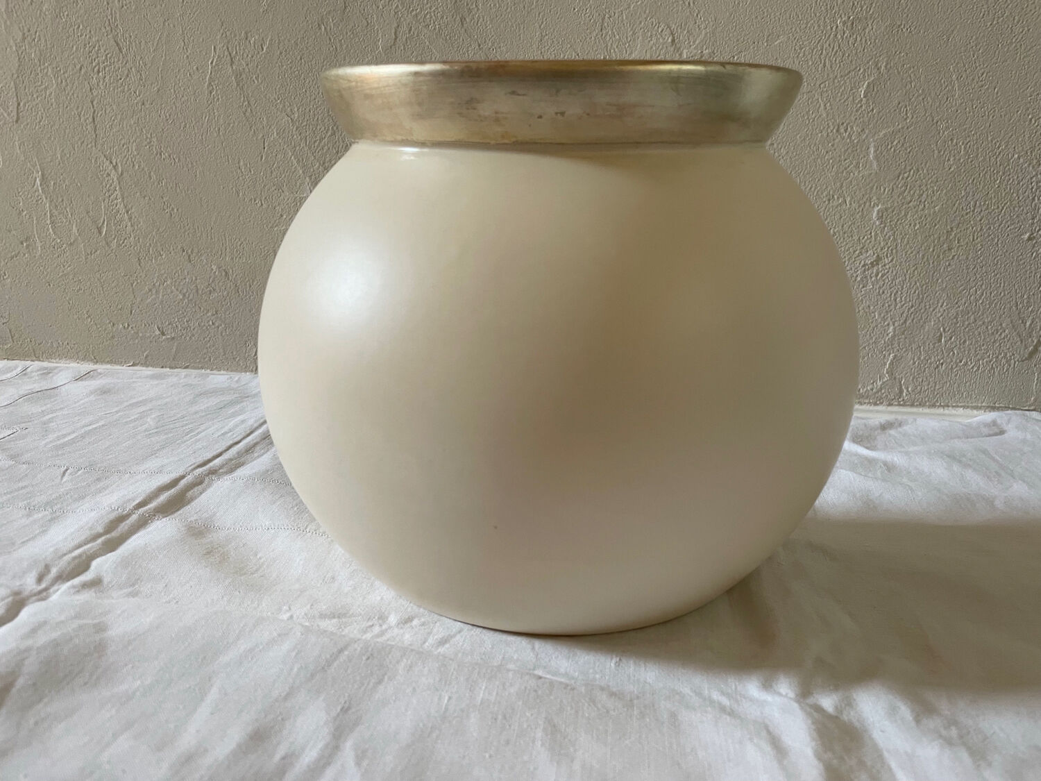 Half-moon vase