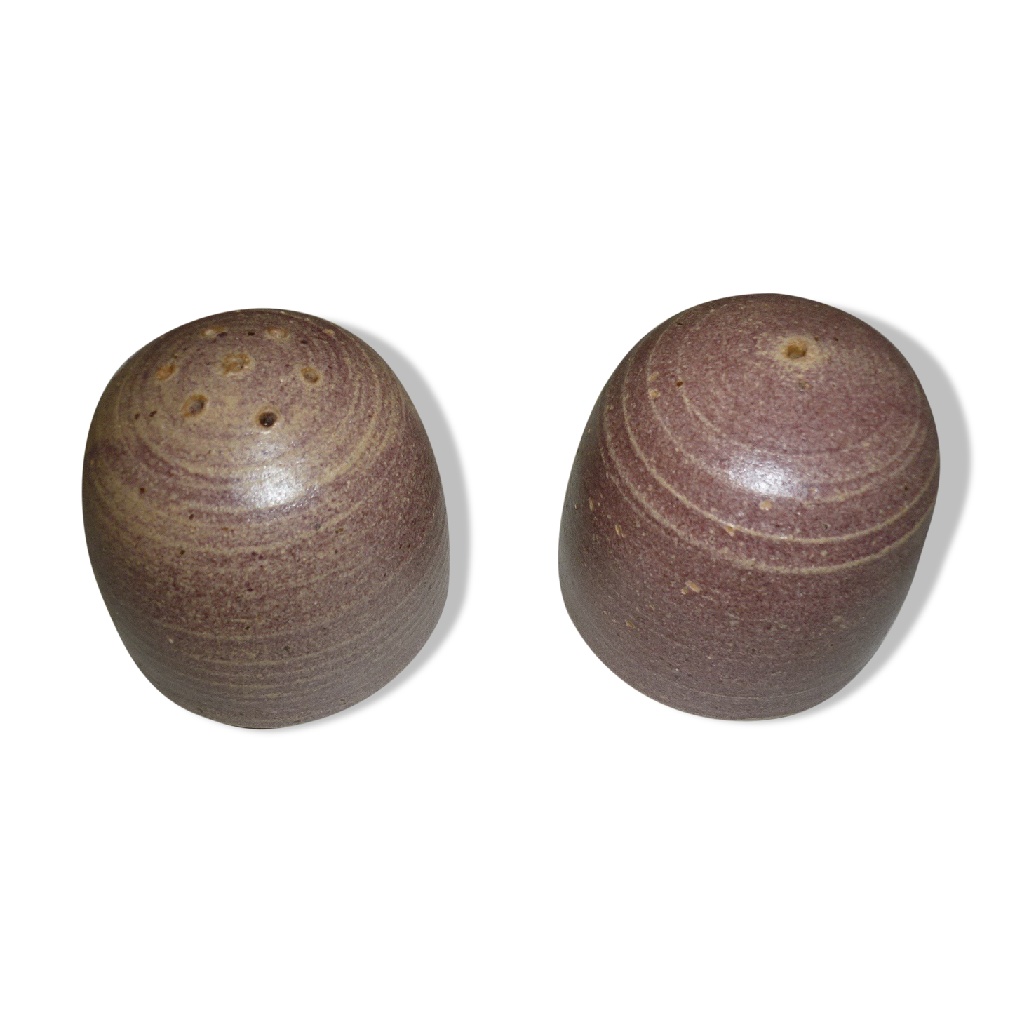 Salt and pepper service in purple-parma ceramic