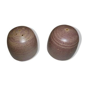 Salt and pepper service in purple-parma ceramic