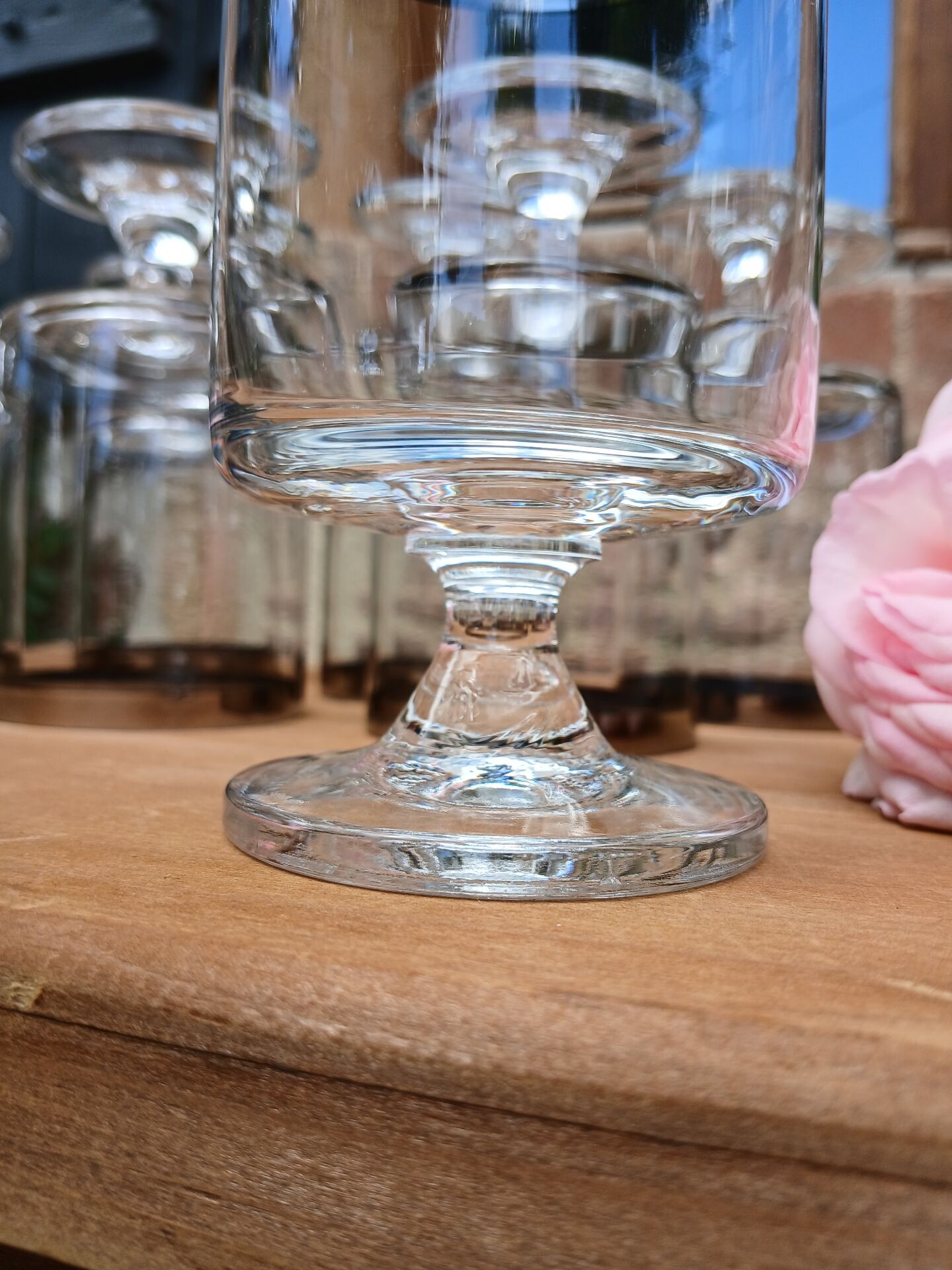 8 verres à pied vintages