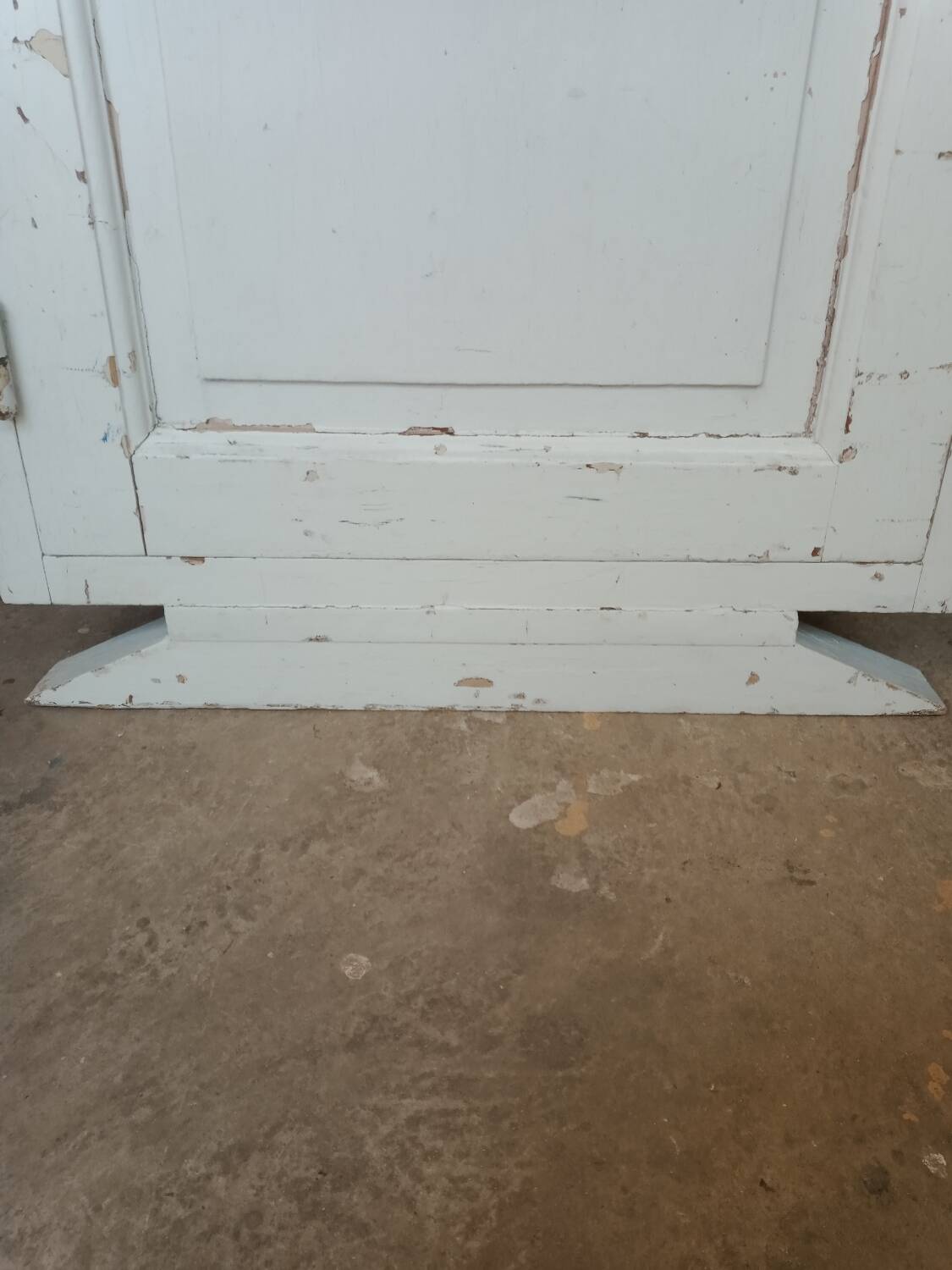 Parisian type storage unit with one door