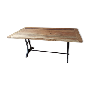 Table en bois avec pieds - fonte