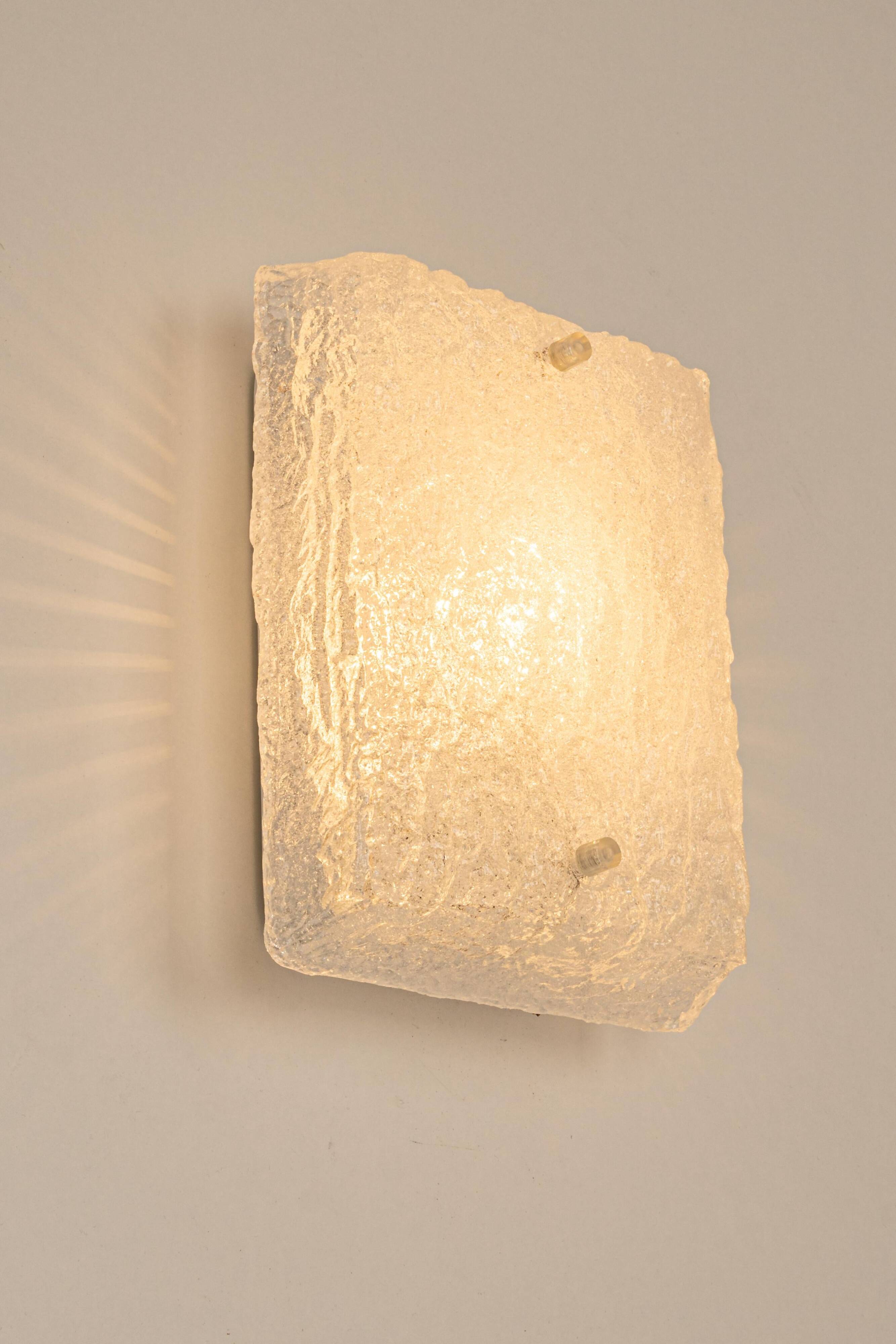 Small wall lamp in glass, Austria, 1960s