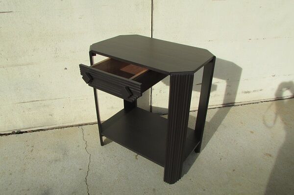 Pedestal table, art deco side table