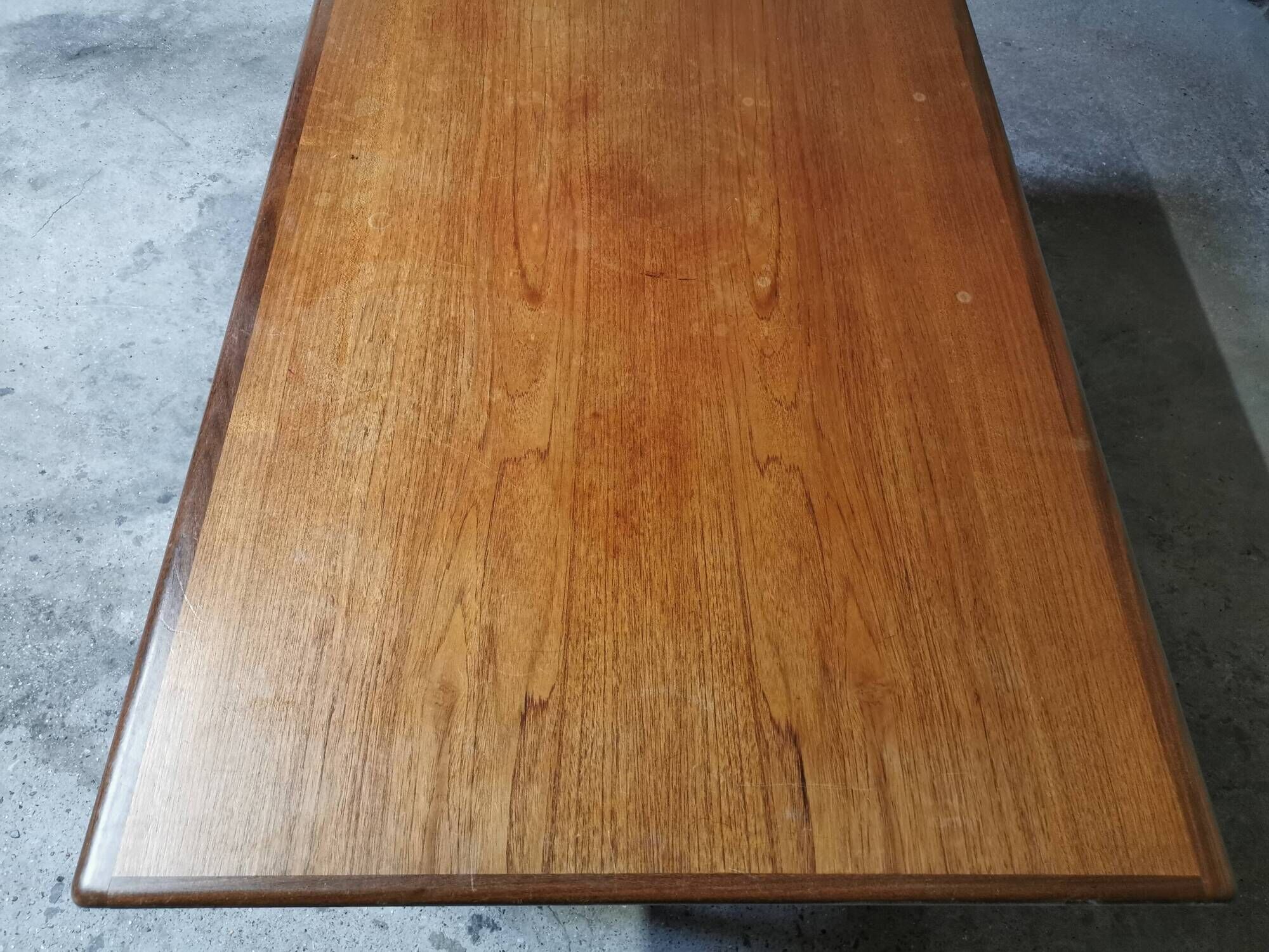 Vintage Scandinavian design table in Teak asymmetric extension by Johannes Andersen 1960