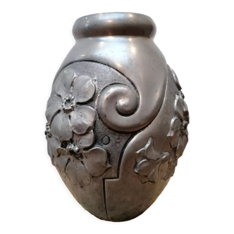 Art deco vase in repoussé art pewter by rené sitoleux circa 1940