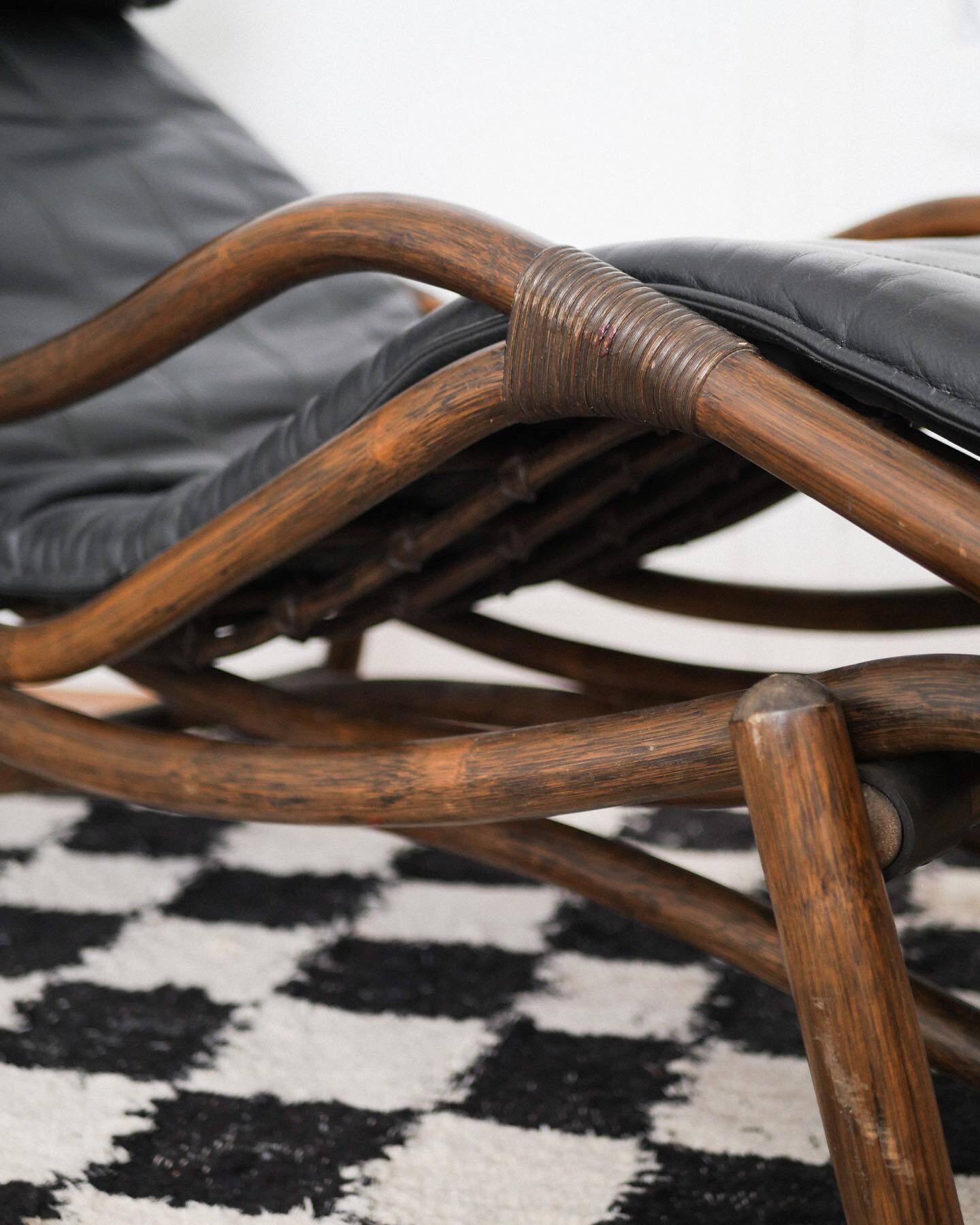 Rattan chaise longue