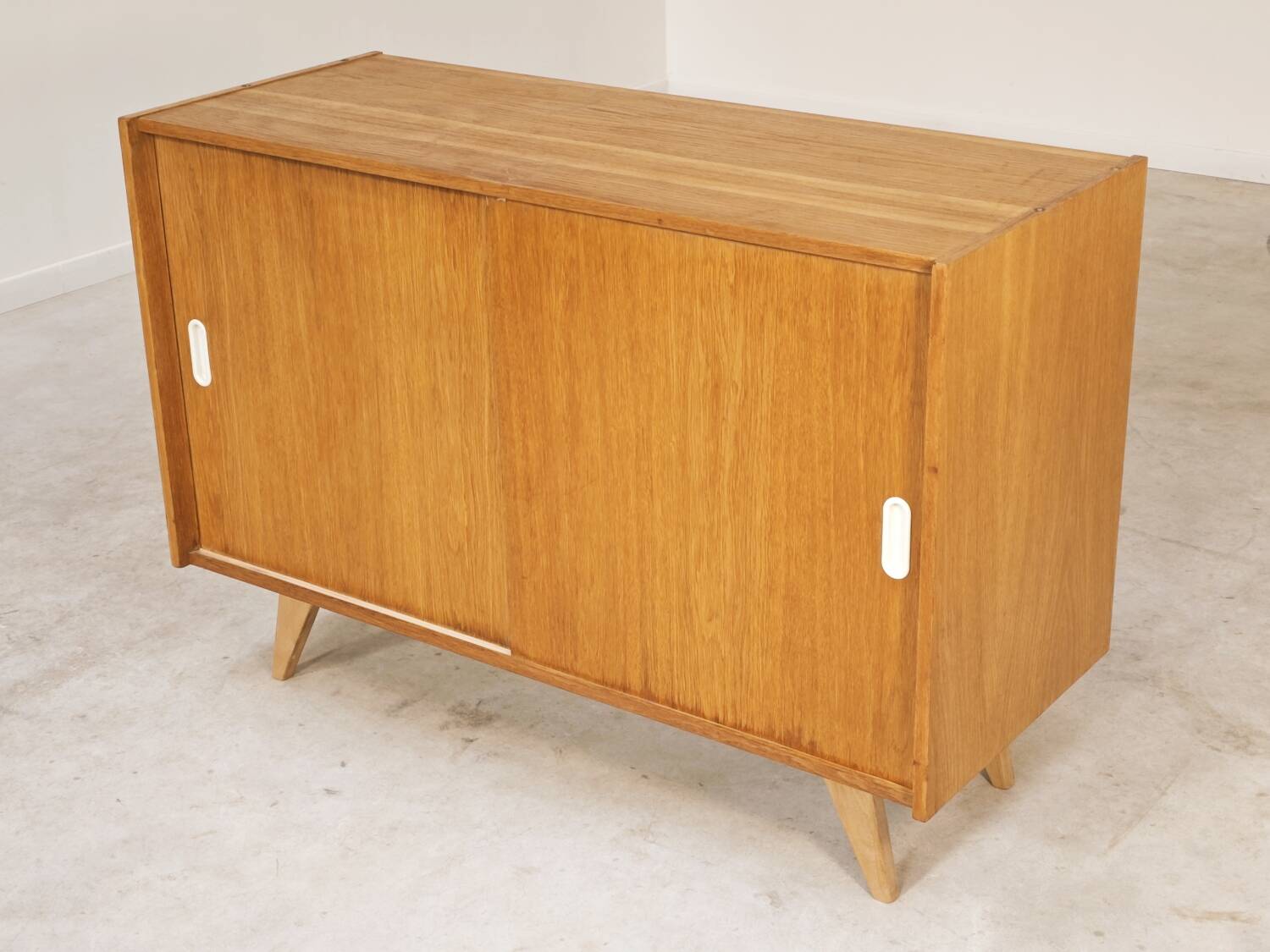 Sideboard, storage unit U-452 dub by Jiri Jiroutek for Interier Praha 1960