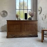 Central island trading counter in walnut