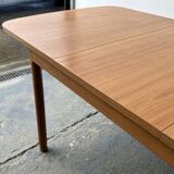 Mid-Century modern extending dining table by Schreiber Furniture