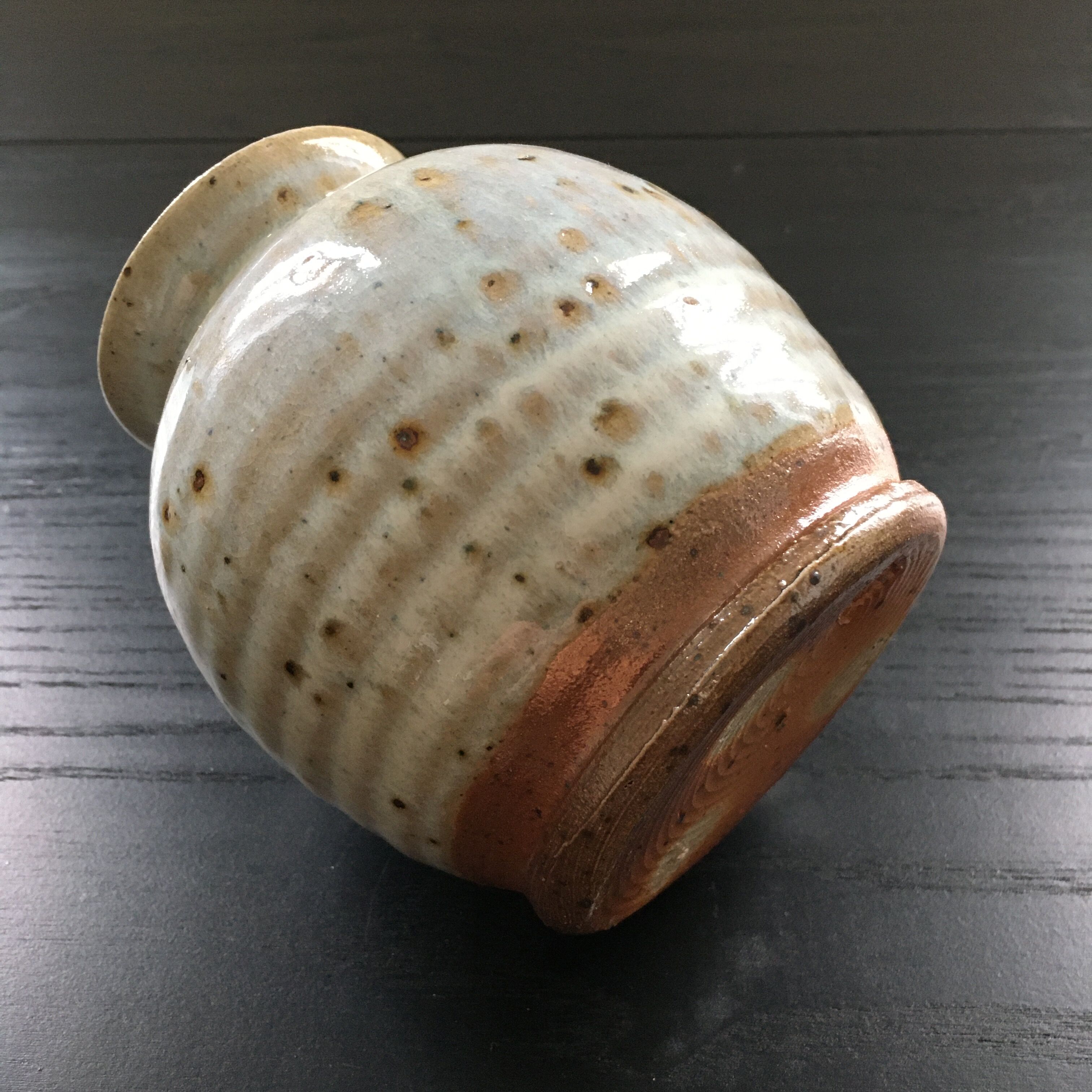 Vase grès beige moucheté