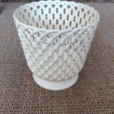 Cache pot en plastique dur