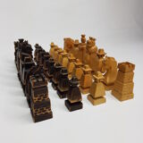 Jeu d'échecs ancien en bois sculpté dans sa boîte d'origine