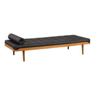 Danish mid century solid oak daybed in black leather, 1960s