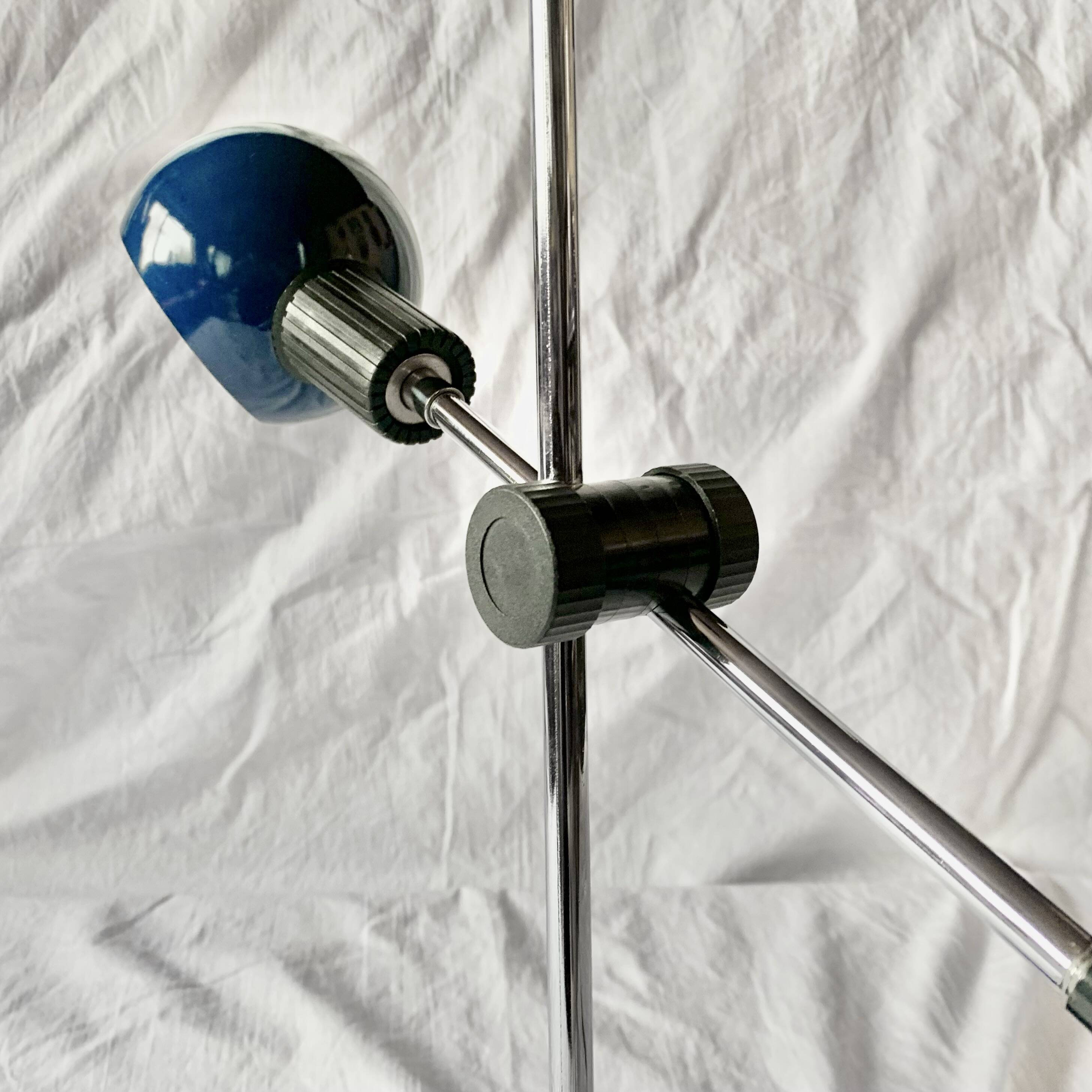 Lampe de bureau Eyeball bleue Veneta Lumi