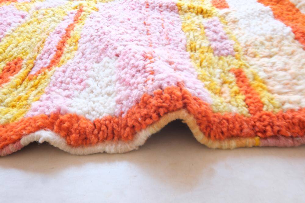 Boujad. tapis marocain rose et orange, 192 x 280 cm