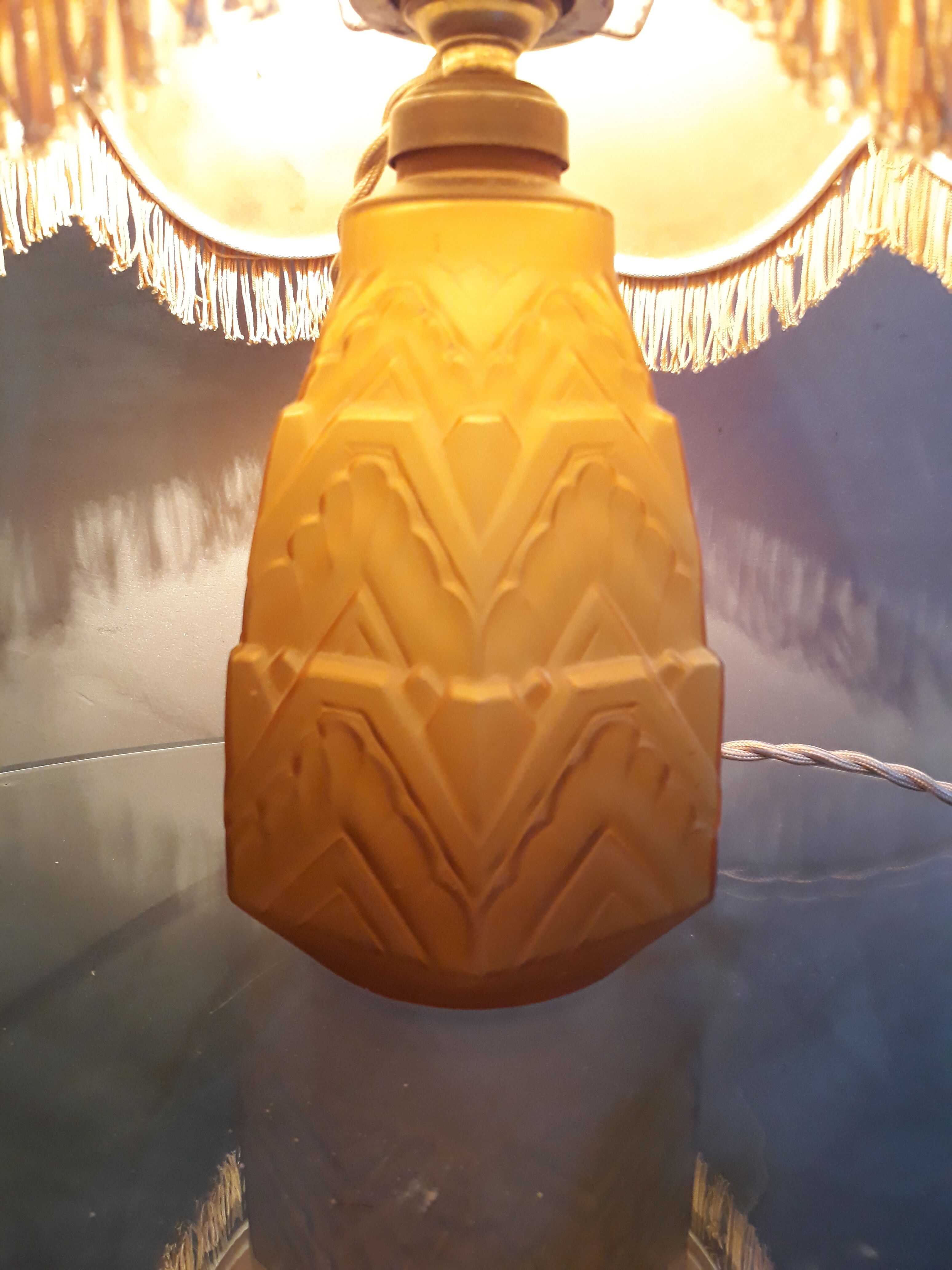 C.L.A art deco art in moulded opaque glass 1930 35x20cm