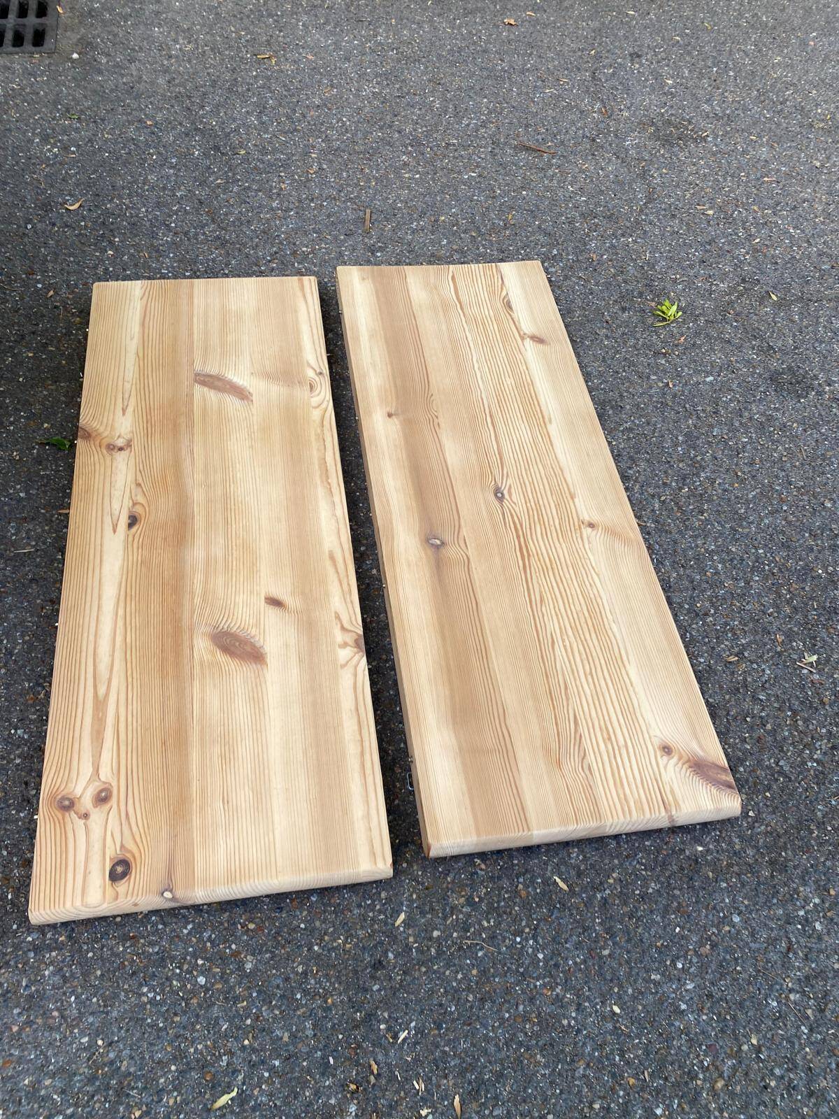 Table à manger ronde décapée extensible Rainer Daumiller Hirtshals Sawaerk
