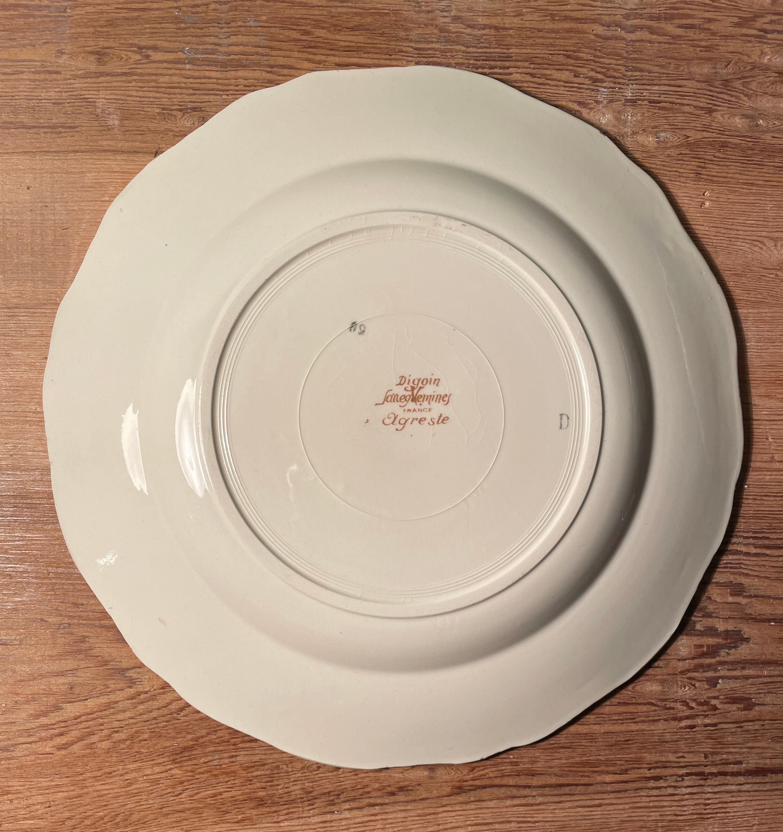 Set of 8 flat plates in Digoin Sarreguemines earthenware, Agreste model