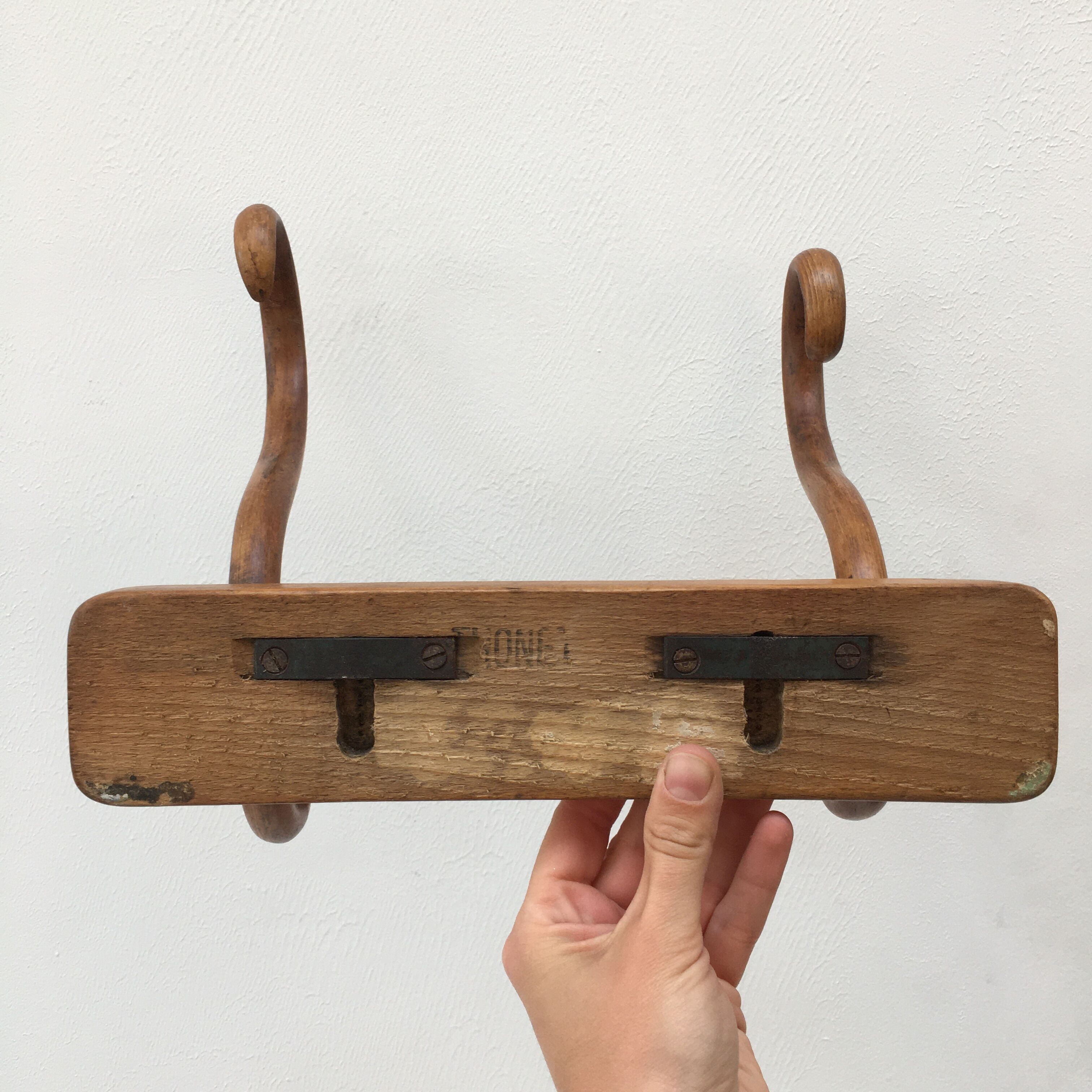 Wall door in curved wood Thonet