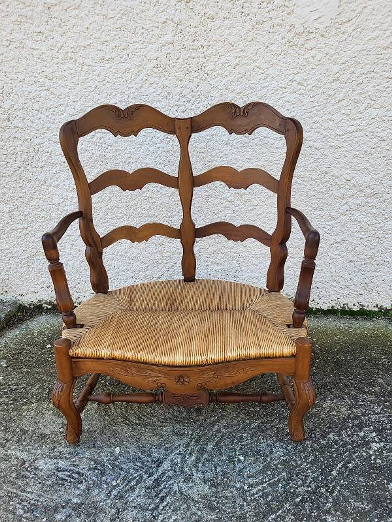 Provencal double armchair with woven rush in walnut