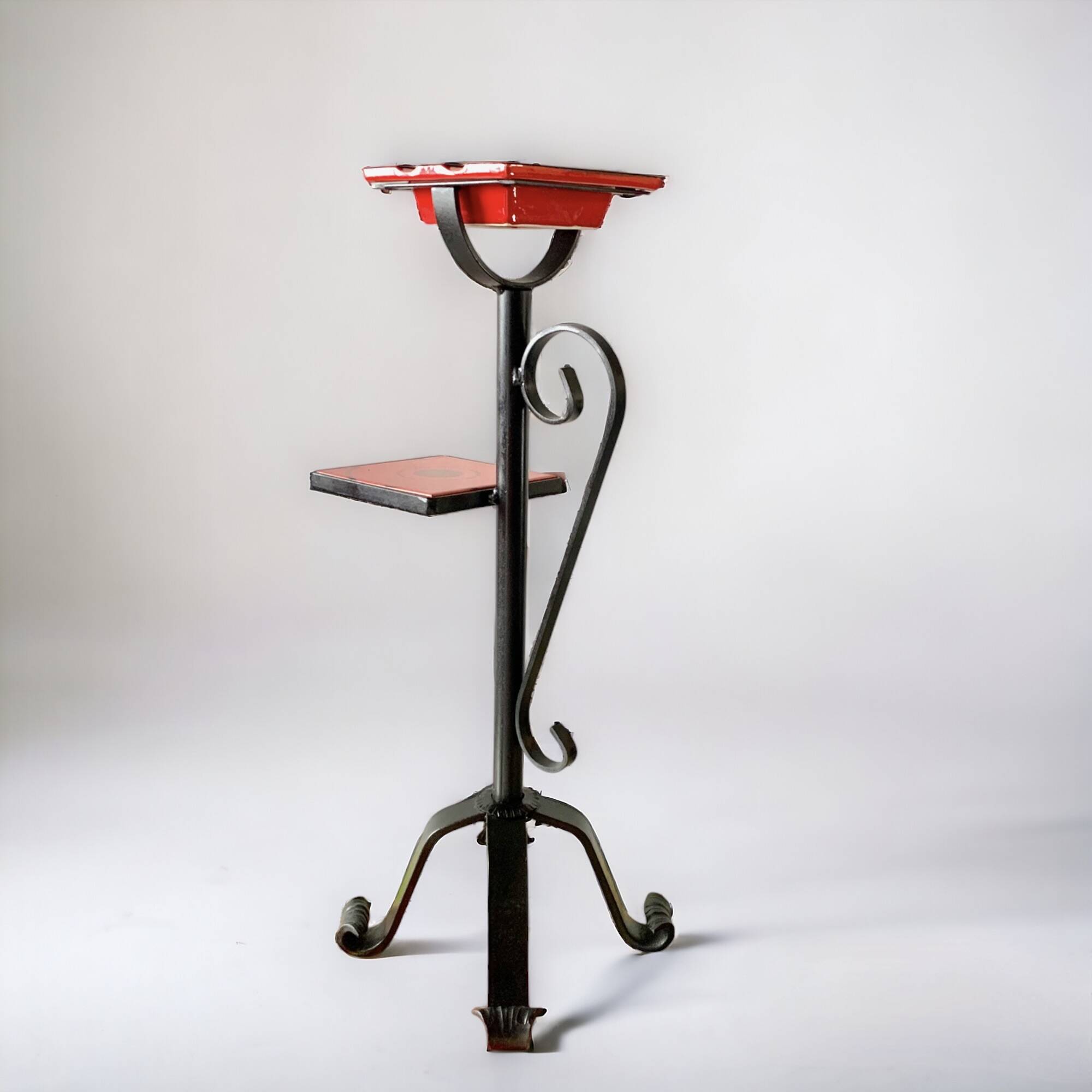 Vintage ashtray on foot in ceramic and wrought iron