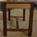 Table de ferme en chêne à pieds joinds par une entretoise
