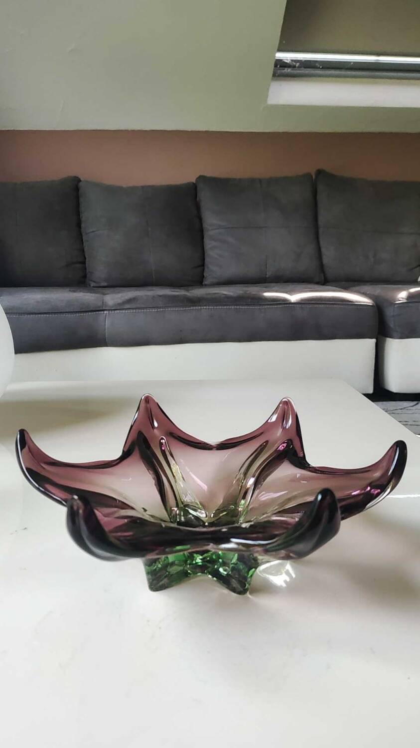 Large Starfish Pocket Emptyer/Creation Joseph Michael Hospodka/Czech Glassware Chribska in blown art glass amethyst/Green. Diam 24 cm