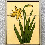 Wooden puzzle frame from the 1930s/40s depicting a daffodil.