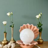 Lampe vintage en forme de coquillage en céramique et opaline.