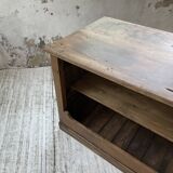 Central island trading counter in walnut