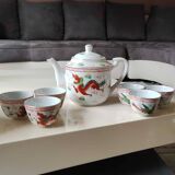 Chinese tea service/Teapot + 6 cups. In fine porcelain. Dragons/Phoenix decor. Feng Shui Rose Family Style. 70s