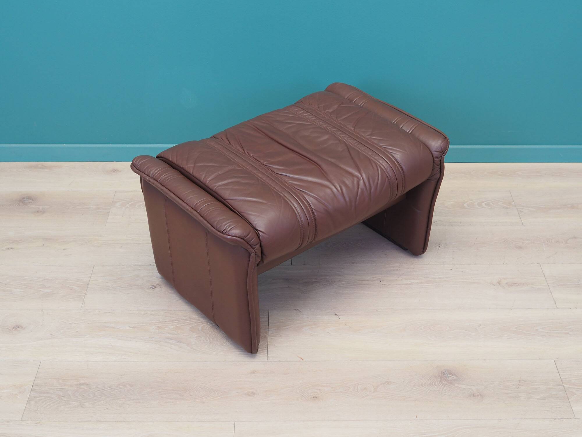 Leather puff, Danish design, 1970s, production: Denmark