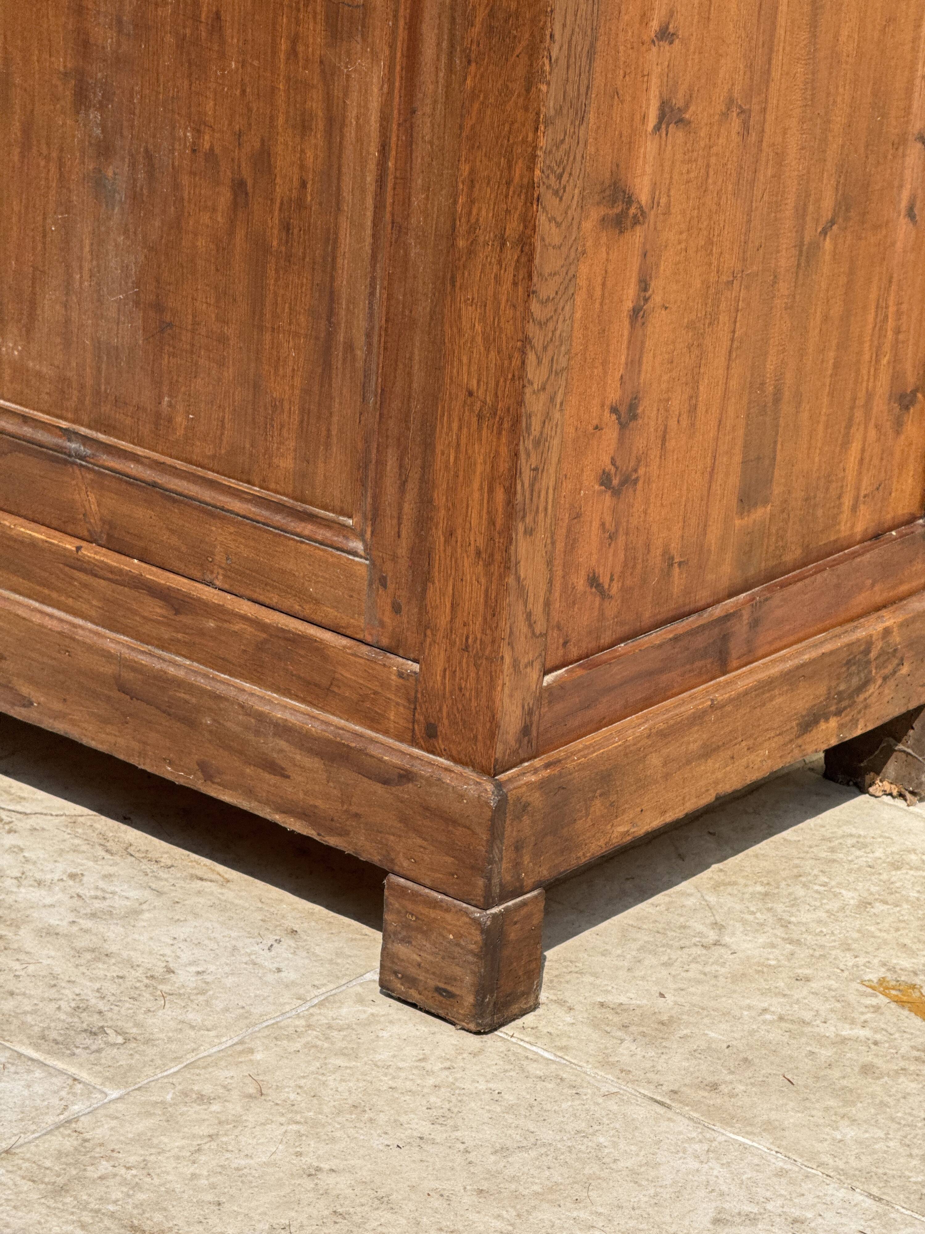 Grand buffet, meuble de toilette ancienne à dessus de marbre XIXe