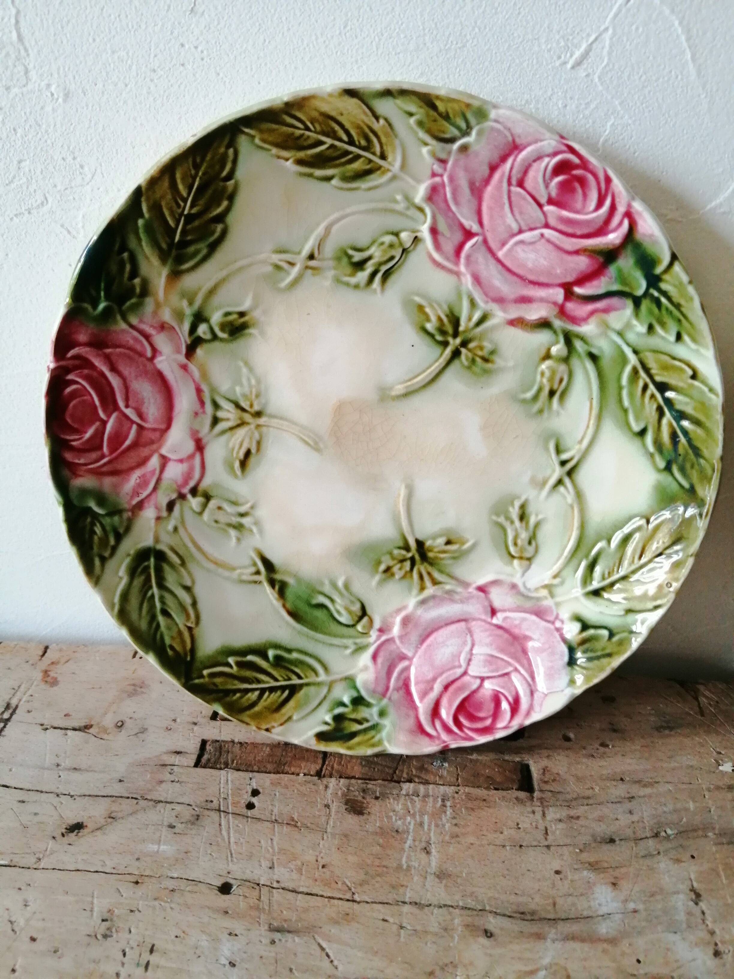 2 OLD SLASH PLATES WITH ROSES DECORATION