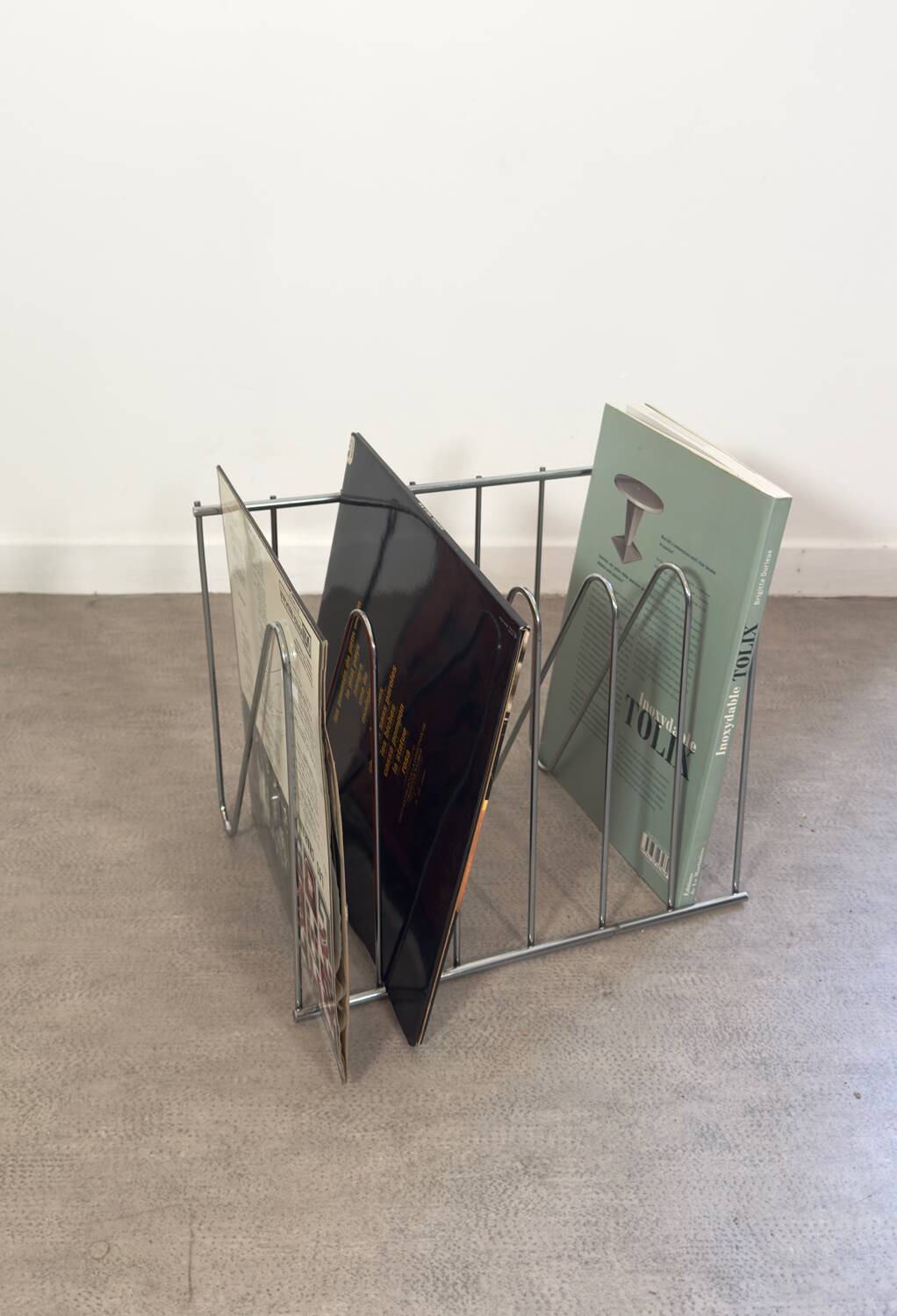 Magazine / vinyl rack