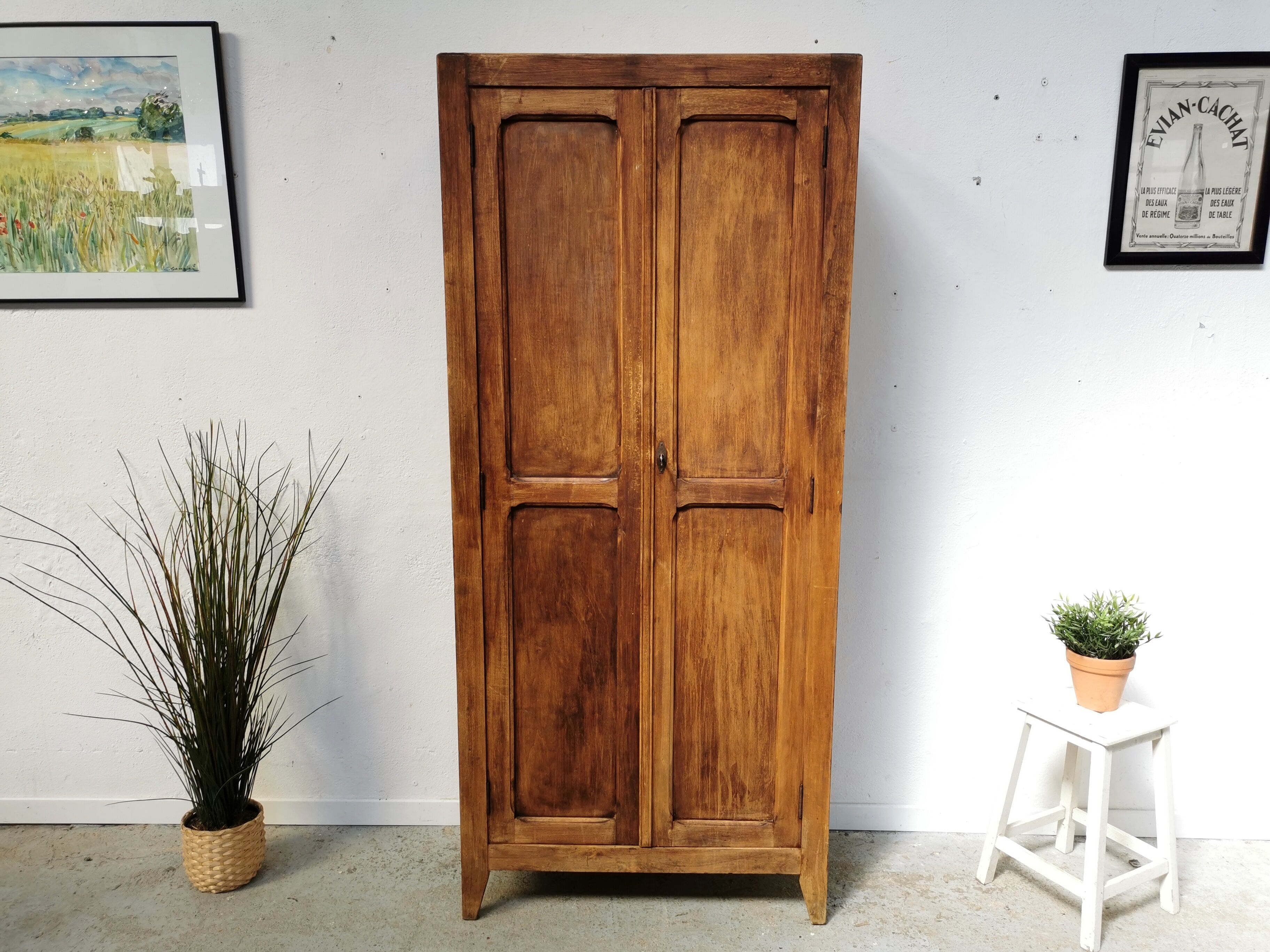 Vintage Parisian coat of arms