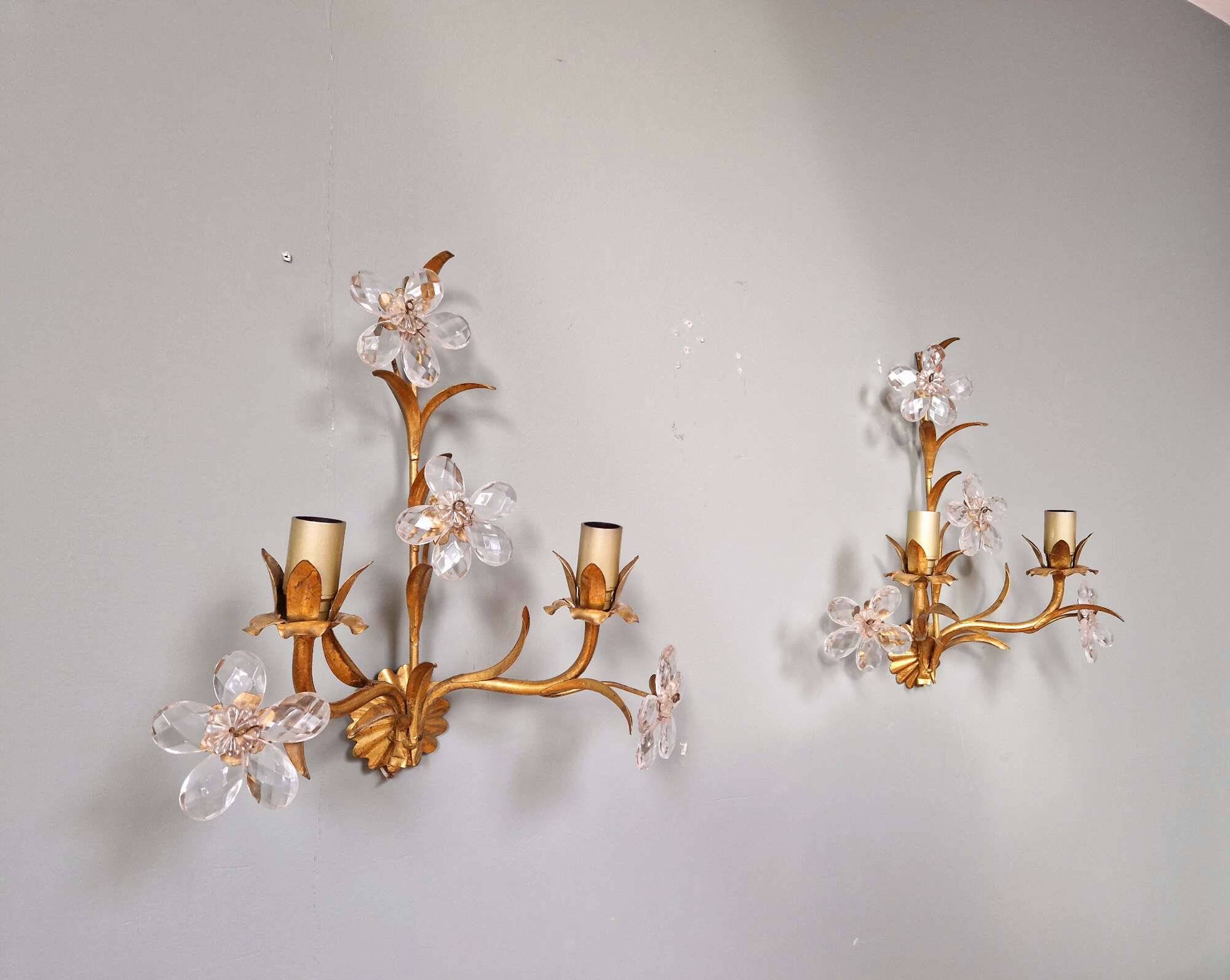 Pair of Italian wall sconces in gilded metal and crystal, 1970s