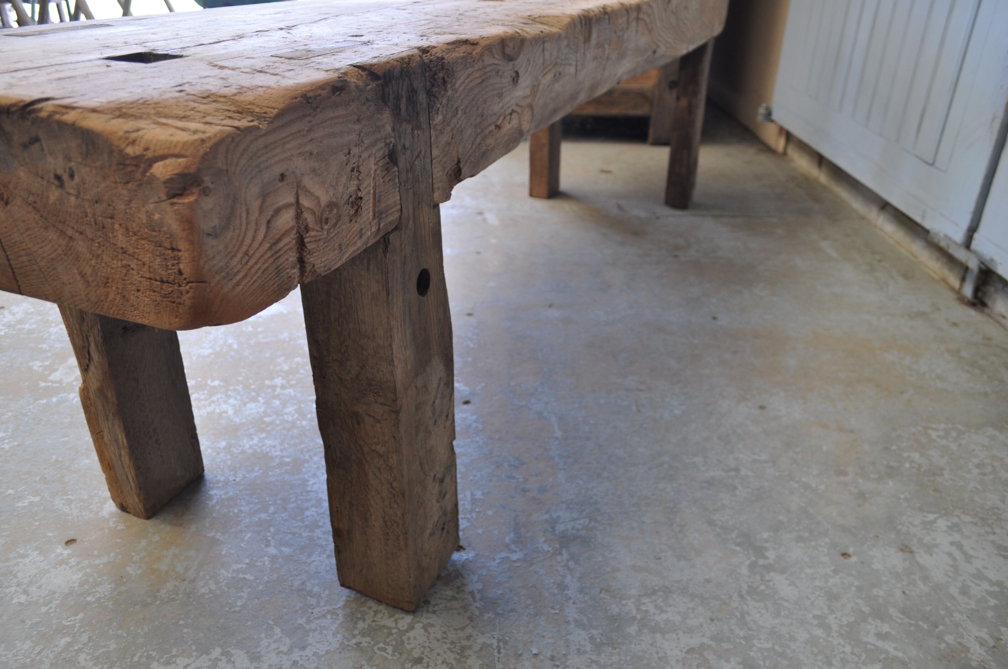 Low carpenter workbench