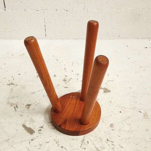 Tabouret tripode en pin massif