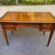 Bureau Roche Bobois en merisier massif style Louis XVI avec tirettes