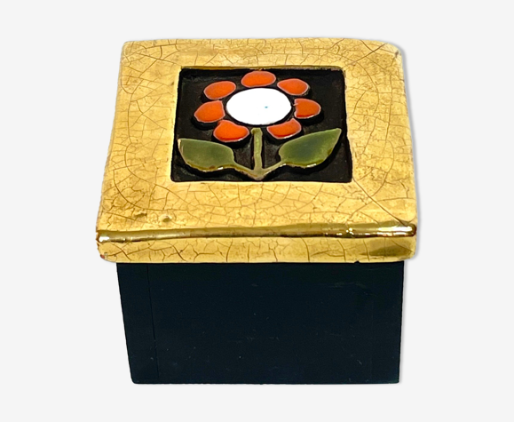 Boîte à bijoux avec couvercle en céramique par Mithé Espelt