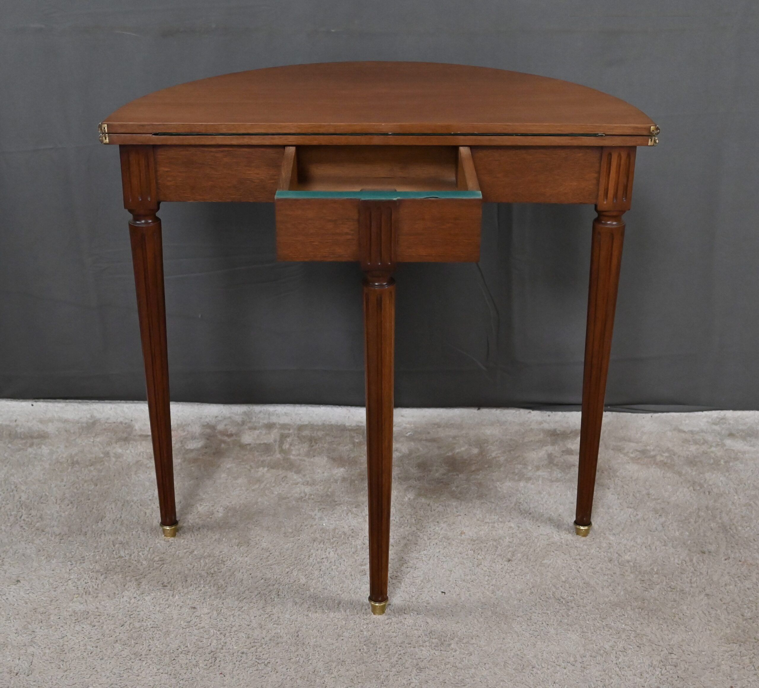Table à jeux demi-lune en acajou, style Louis XVI – début XXe